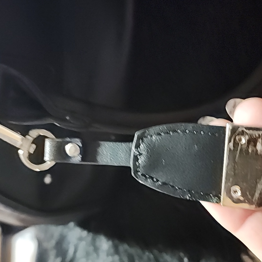 Ladies Handbag Satchel black Color. - Picture 3 of 11